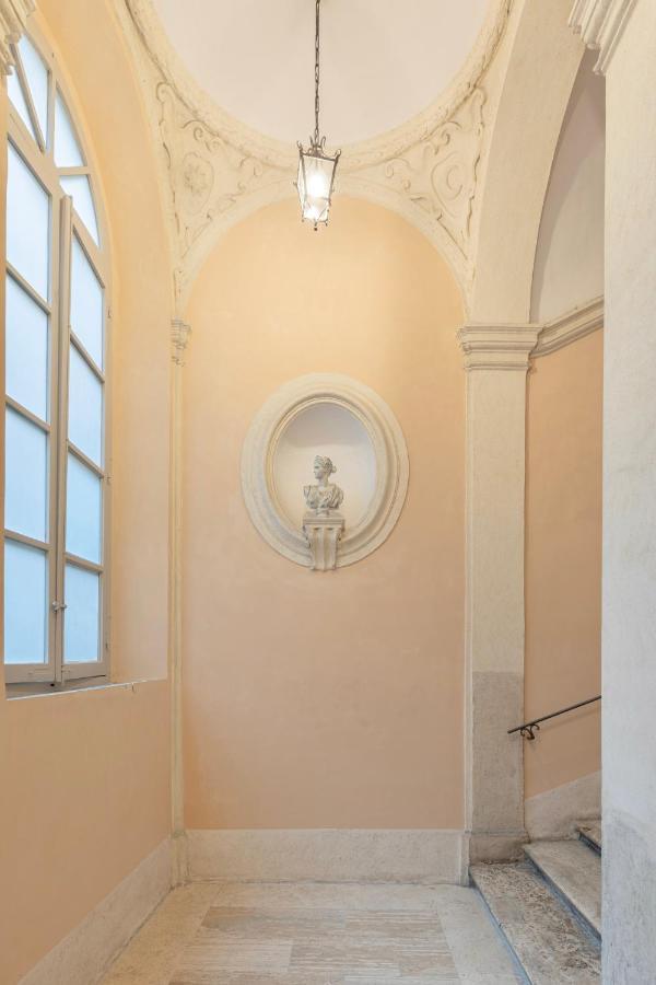 A World Aparts - 21 T. Argentina Rome Buitenkant foto